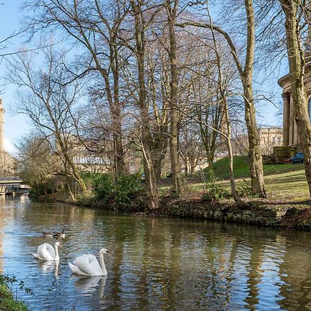 Riverside Balcony Apartment With Parking Just Minutes To Saltaire Shipley (West Yorkshire) Extérieur photo