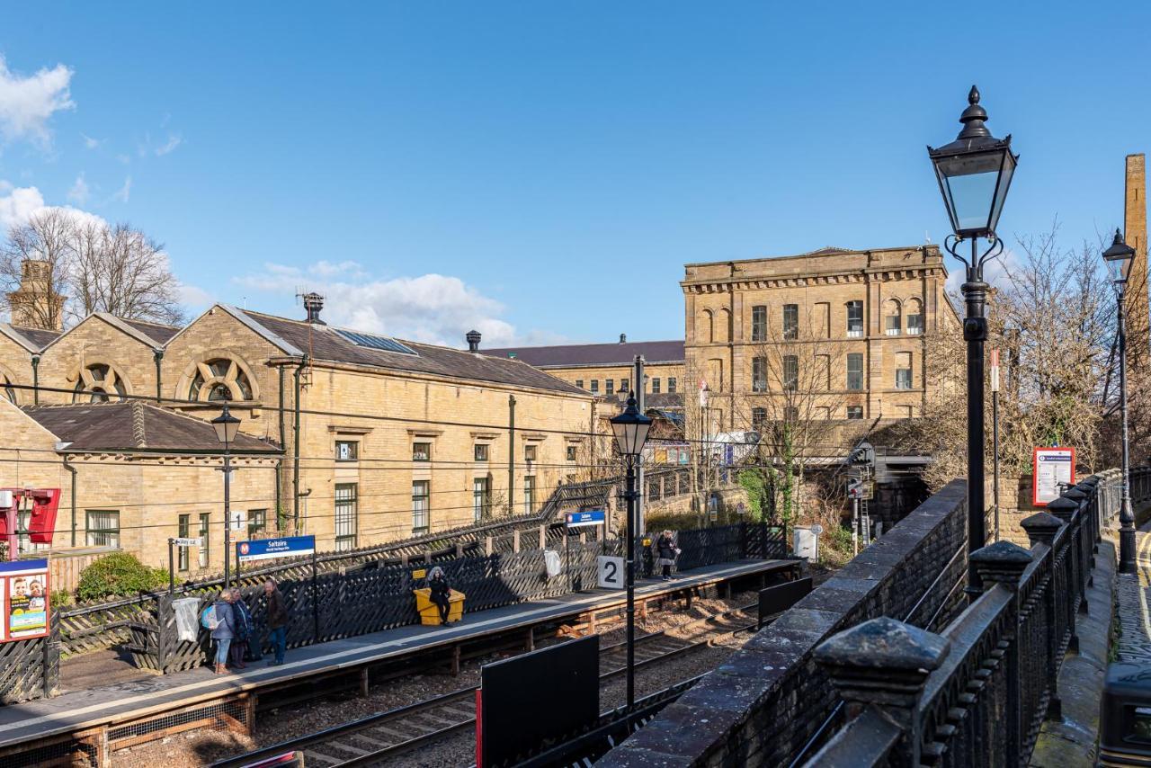 Riverside Balcony Apartment With Parking Just Minutes To Saltaire Shipley (West Yorkshire) Extérieur photo