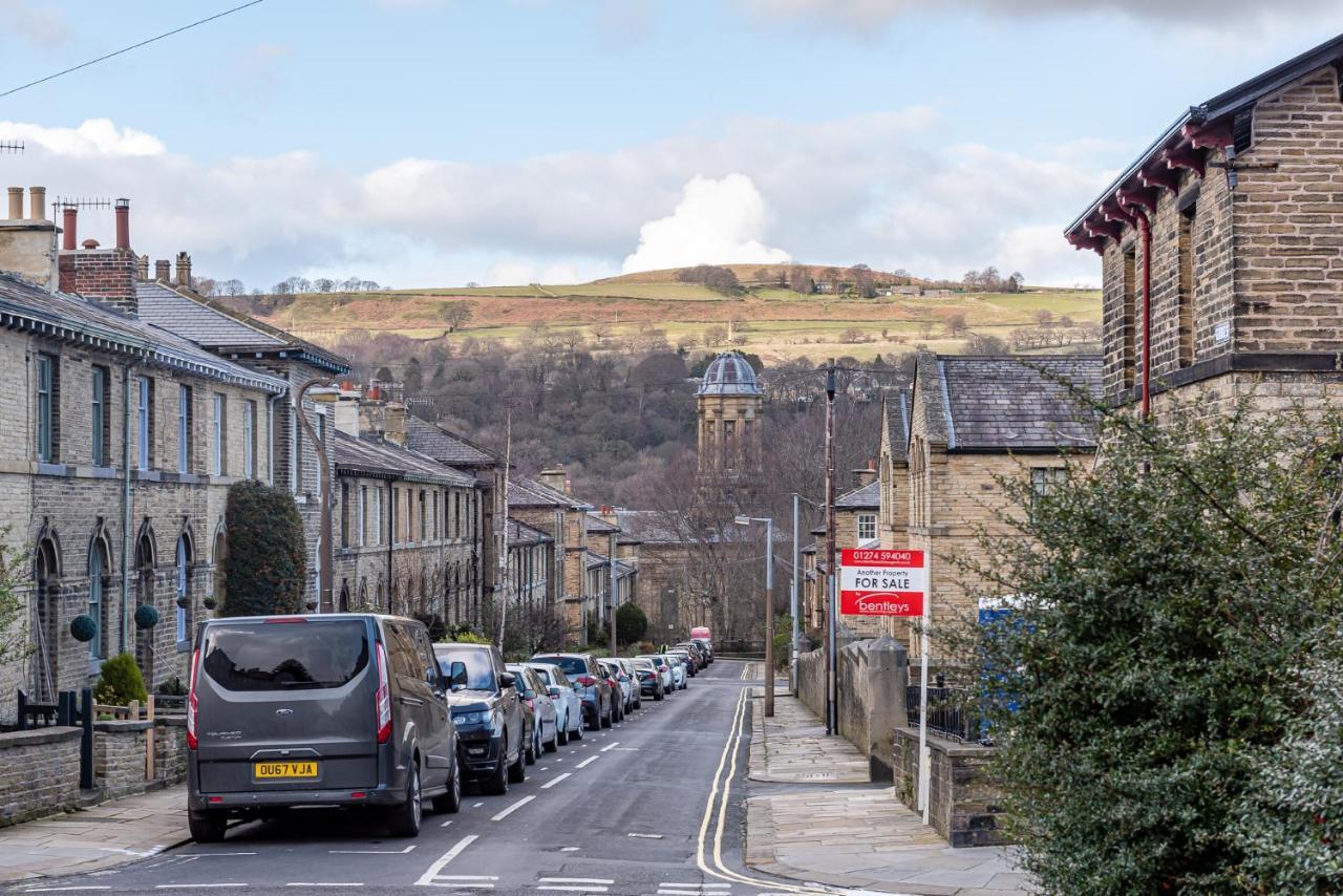 Riverside Balcony Apartment With Parking Just Minutes To Saltaire Shipley (West Yorkshire) Extérieur photo