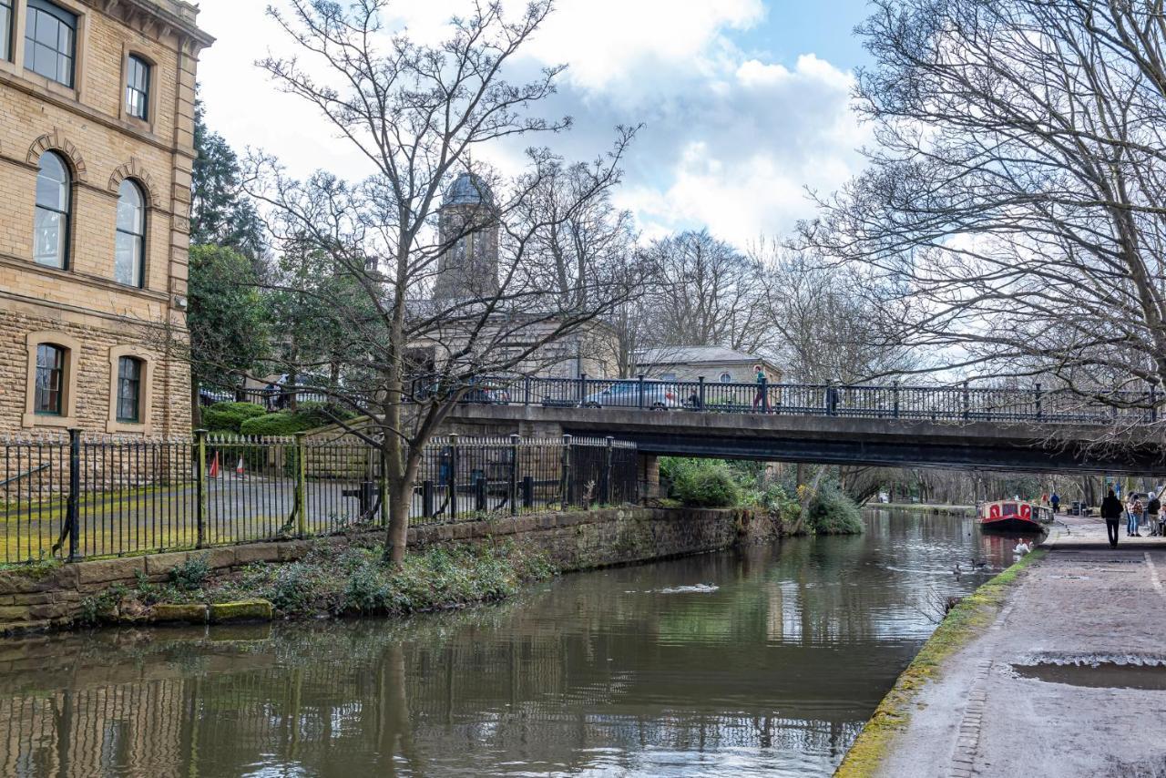 Riverside Balcony Apartment With Parking Just Minutes To Saltaire Shipley (West Yorkshire) Extérieur photo