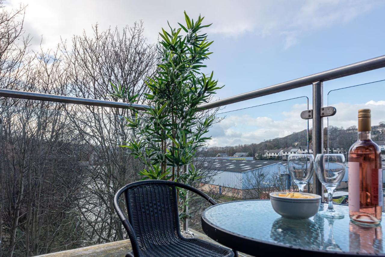 Riverside Balcony Apartment With Parking Just Minutes To Saltaire Shipley (West Yorkshire) Extérieur photo