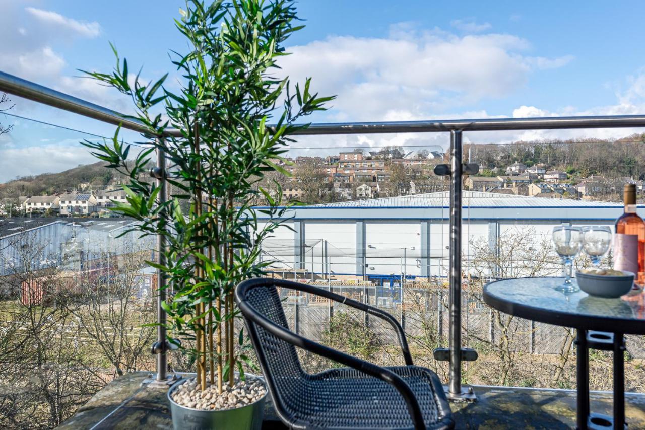 Riverside Balcony Apartment With Parking Just Minutes To Saltaire Shipley (West Yorkshire) Extérieur photo