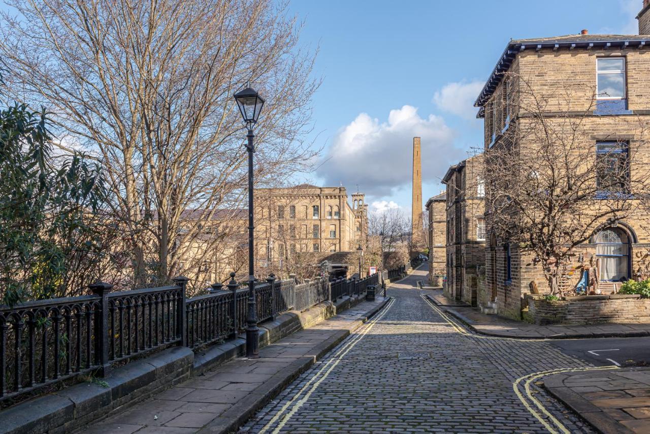 Riverside Balcony Apartment With Parking Just Minutes To Saltaire Shipley (West Yorkshire) Extérieur photo