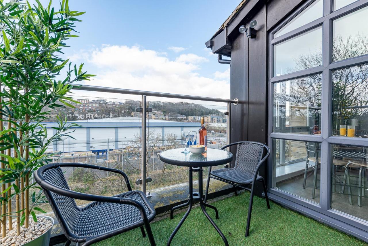 Riverside Balcony Apartment With Parking Just Minutes To Saltaire Shipley (West Yorkshire) Extérieur photo